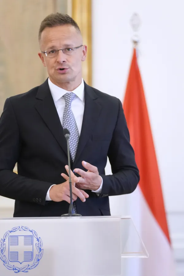 Samit u Budimpe&scaron;ti na staklenim nogama?