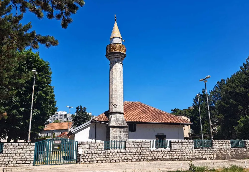 Počela sanacija Hadži-Ismailove džamije u Nik&scaron;iću: Obnova islamske bogomolje trajaće tri mjeseca
