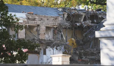 Počelo ru&scaron;enje dijela Istočnog krila Bijele kuće, Tramp gradi balsku dvoranu