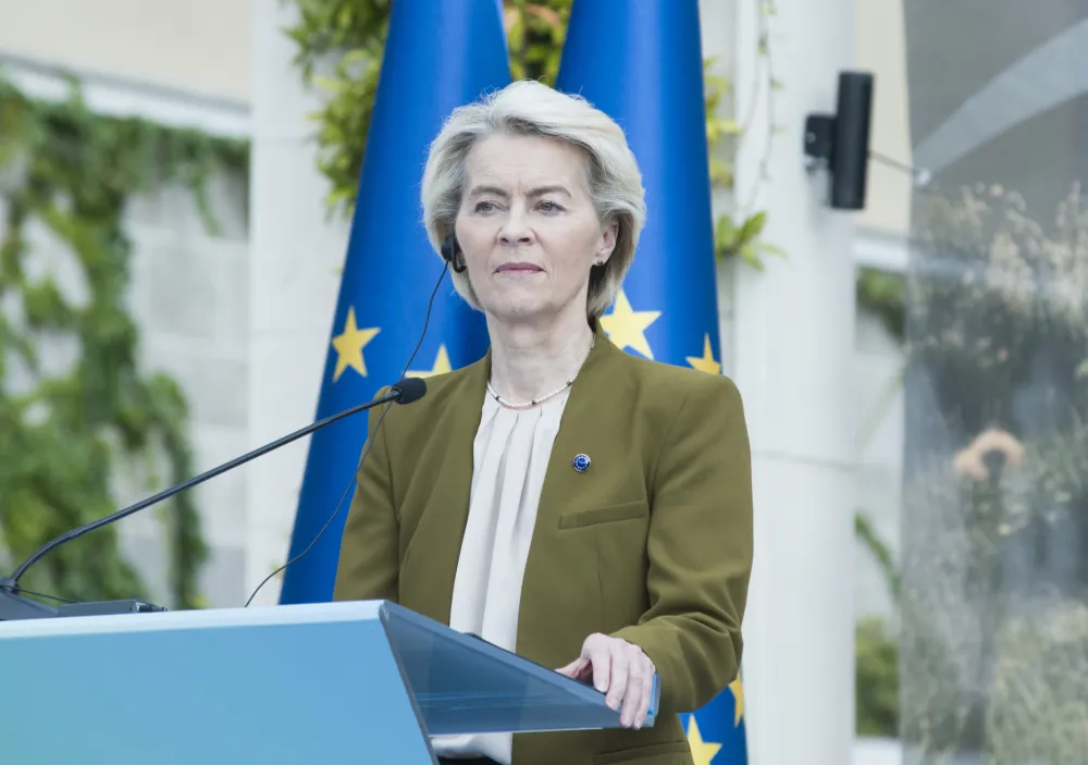 Ursula fon der Lajen: Nova premijerka Japana stvara istoriju