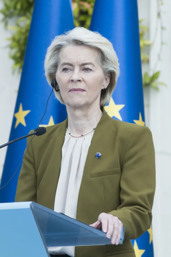Ursula fon der Lajen: Nova premijerka Japana stvara istoriju