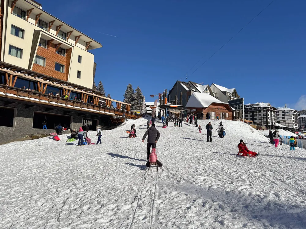 Evakuacija hotela na Kopaoniku zbog dojave o bombi