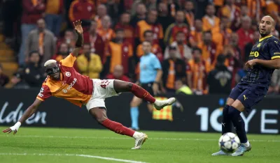 Osimen dvostruki strijelac