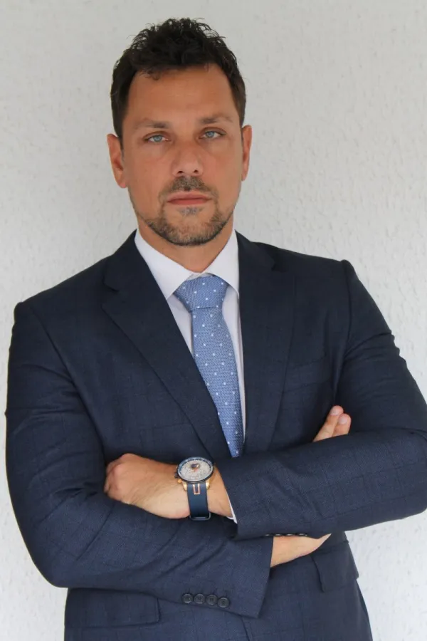 Kadić za "Dan": Ministra &Scaron;imuna nijesu interesovali problemi u zdravstvu