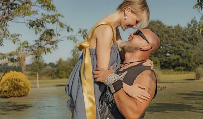 Danijeli Martinović partner poklonio kuću