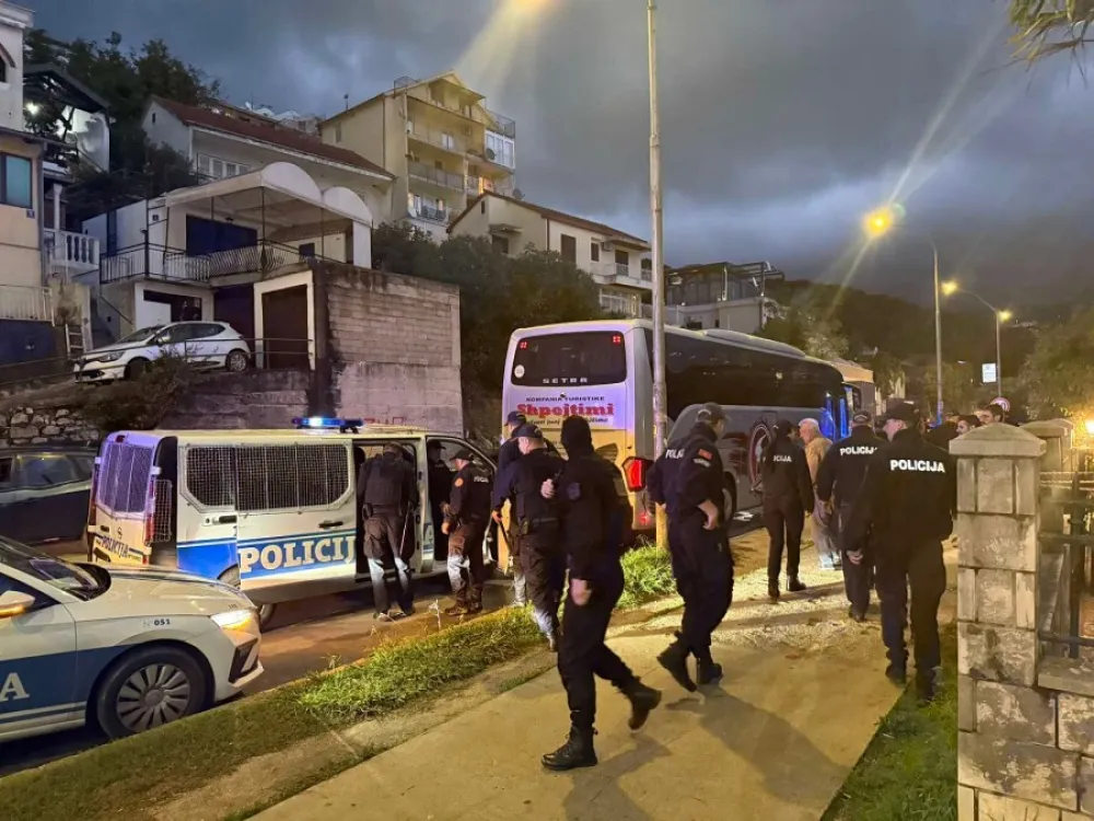 Incidenti u Herceg Novom zbog grafita tzv. OVK, intervenisala policija