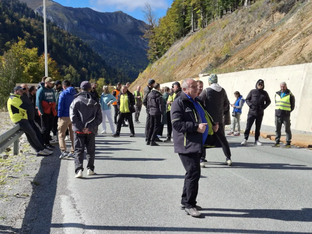 Radnici Ski centra Kola&scaron;in 1600 prekinuli proteste: Bez pomoći države nema zimske sezone