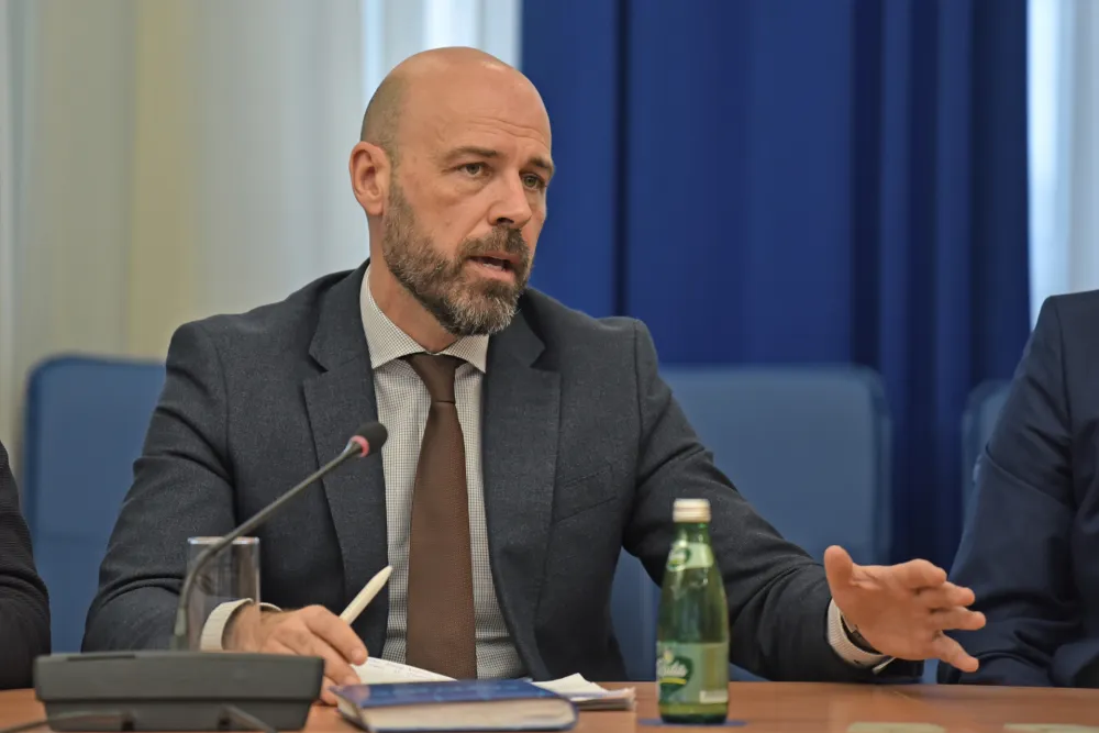 Bulatović smijenjen, ali ostaje u EPCG