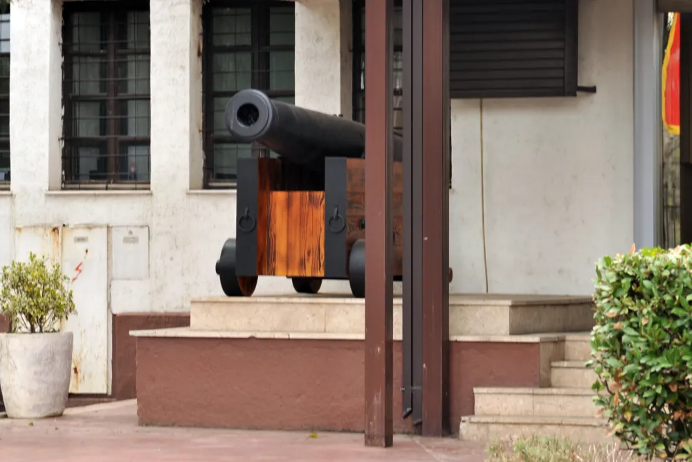 Ministarstvo odbrane raspisalo tender: Za popravku topova 70.000 eura