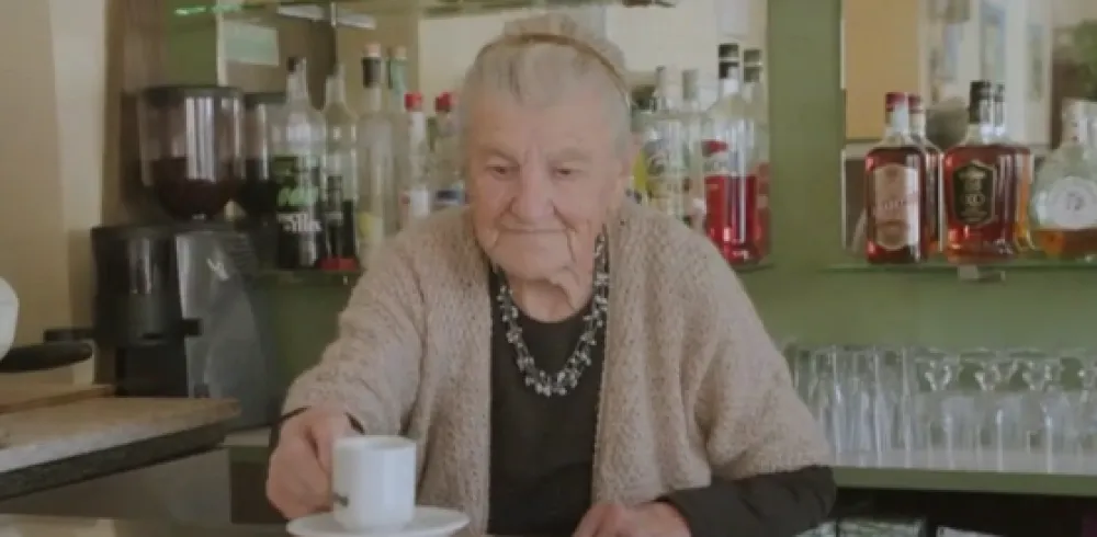 Ima 100 godina i ne namjerava da napusti posao bariste u kafiću