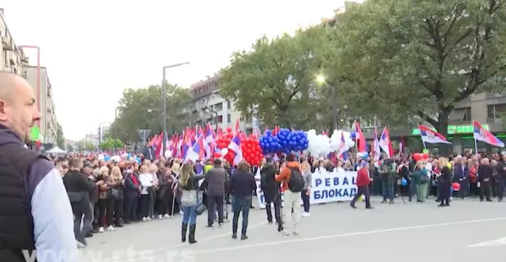 Srbija: Skupovi i &scaron;etnje protiv blokada u Požarevcu, Kraljevu i Vranju