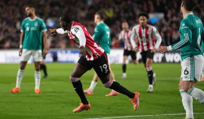 &Scaron;ampion ponovo na koljenima