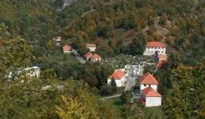 Vlada utvrdila javni interes za eksproprijaciju nepokretnosti na trasi puta Gusinje-Plav-Veru&scaron;a: Ru&scaron;iće se i jedna kuća