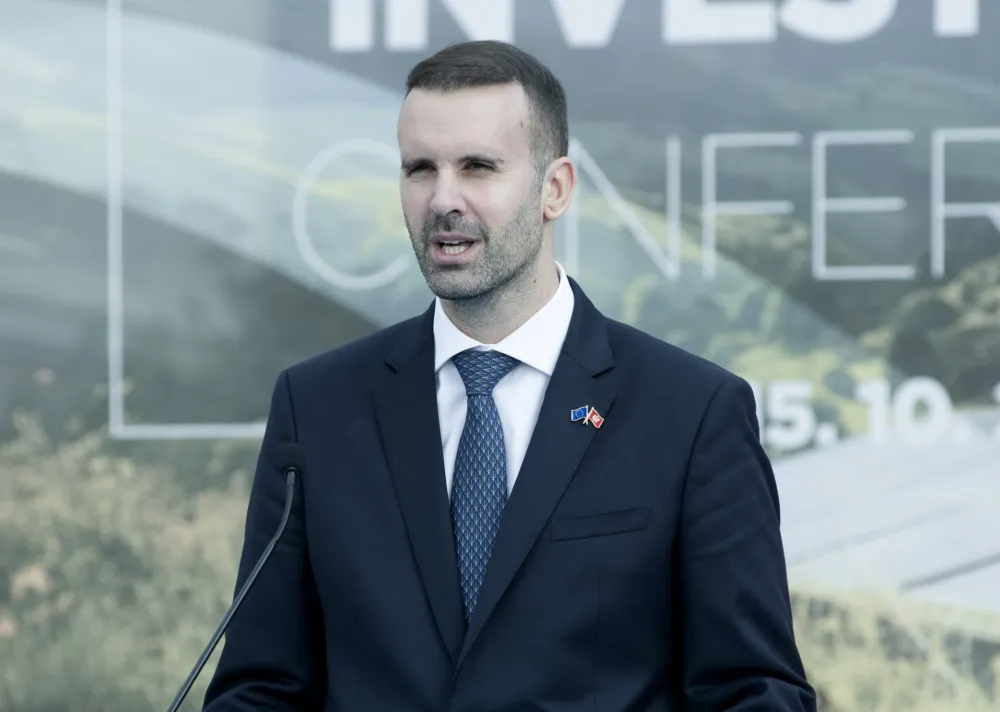 Spajić: Vlada će sjutra po hitnoj proceduri privremeno ukinuti bezvizni režim za državljane Turske