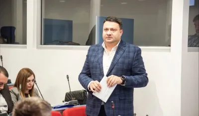 Odbornik PES-a najavio da će pokrenuti inicijativu za smjenu Smolovića: Ne vide da je uradio i&scaron;ta vrijedno pomena