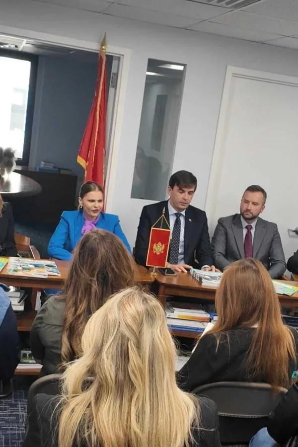 Azemović u Njujorku predstavio online kurs jezika