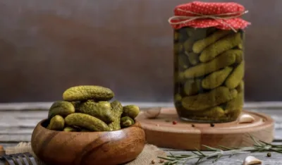 Kiseli krastavci imaju malo ugljenih hidrata i dobro reguli&scaron;u nivo &scaron;ećera u krvi