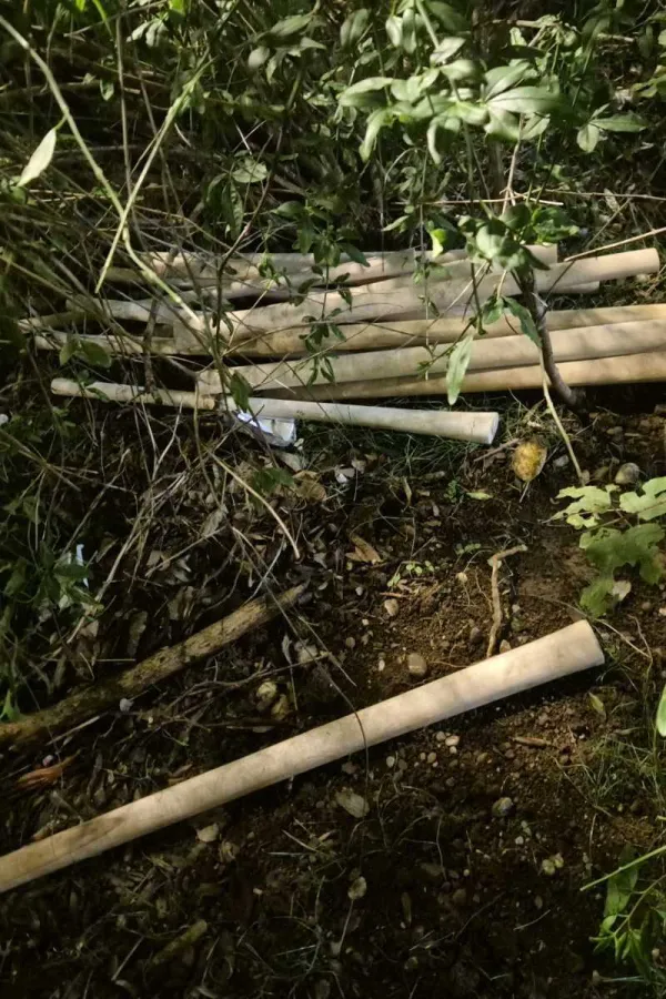 Policija privela vi&scaron;e osoba, u &scaron;teku pronađene bejzbol palice pripremljene za napad