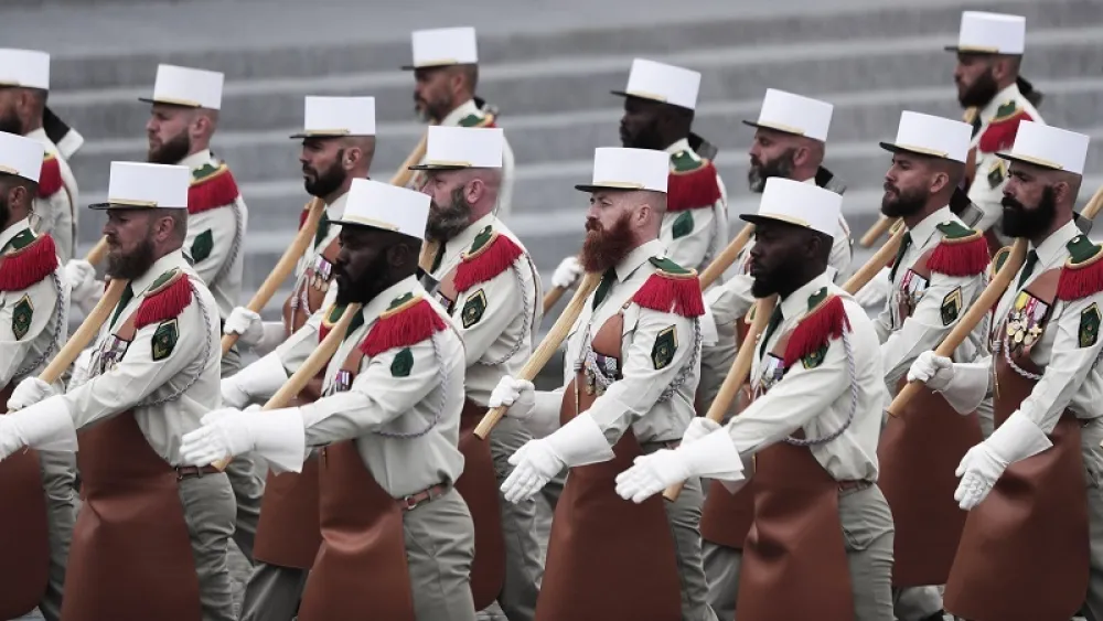 SVR: Francuska planira da rasporedi oko 2.000 vojnika u Ukrajinu