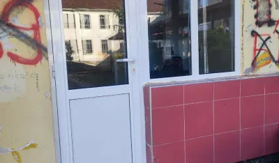 Zamijenjena vrata na sali O&Scaron; "Milan Vukotić"