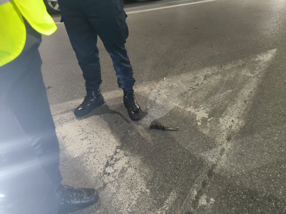 Podgorica: Građani prijavili da je neko iz auta izbacio nož