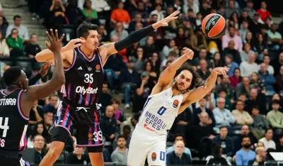 Sa meča Pariz - Anadolu Efes