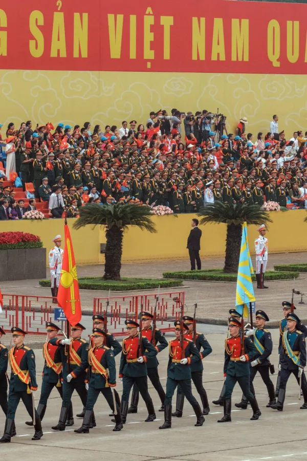 Ruski vojnici na paradi u Vijetnamu 2025. godine