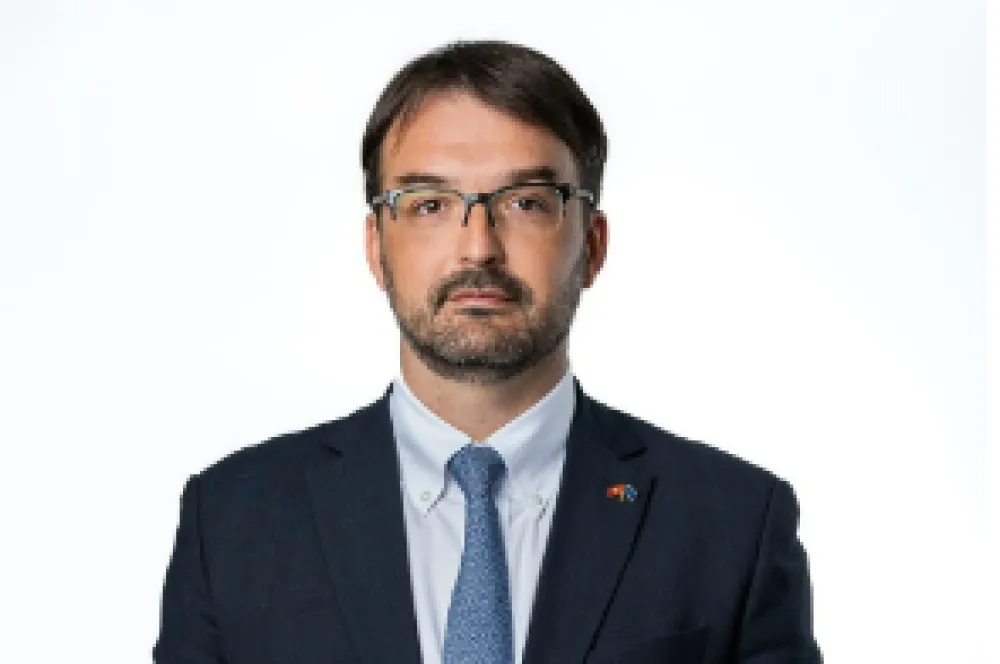 Belan: Proevropski ukrasni celofan kojim se omotala Vlada ne može zamaskirati njenu pravu prirodu i ciljeve