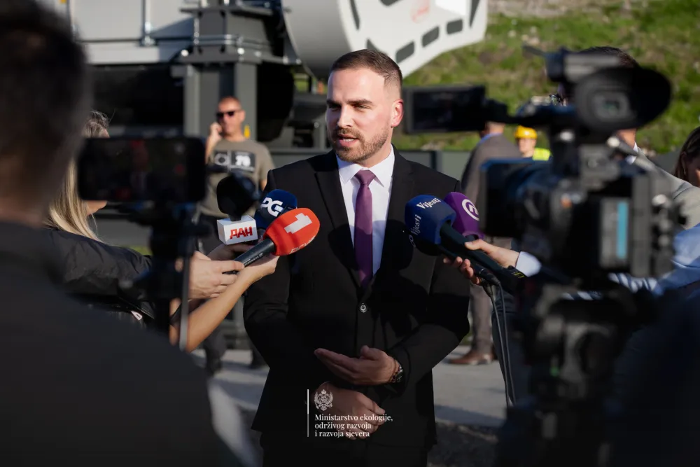 Dabetić: Pu&scaron;tanje u rad specijalizovane ma&scaron;ine za tretman guma važan korak ka održivom upravljanju otpadom