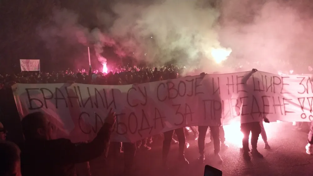 Uhapsili pogre&scaron;ne ljude&nbsp;za napad na mladića na Zabjelu i odredili im pritvor