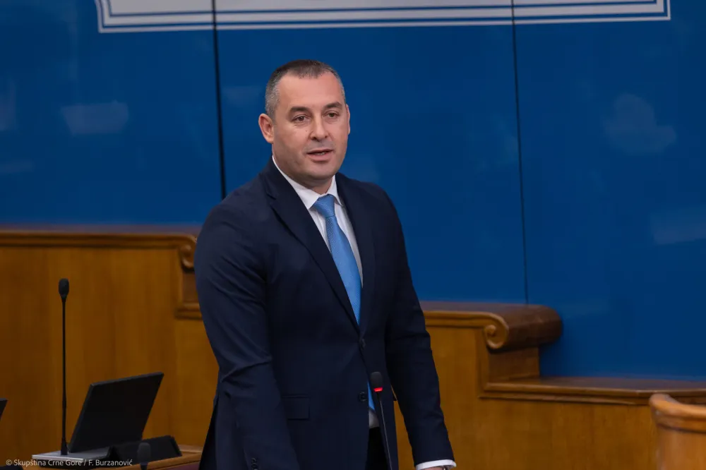 &Scaron;ćekić povodom hap&scaron;enja trenera: Nadležni da sprovedu brzu i temeljnu istragu kako bi se osigurala pravda i za&scaron;tita interesa djeteta