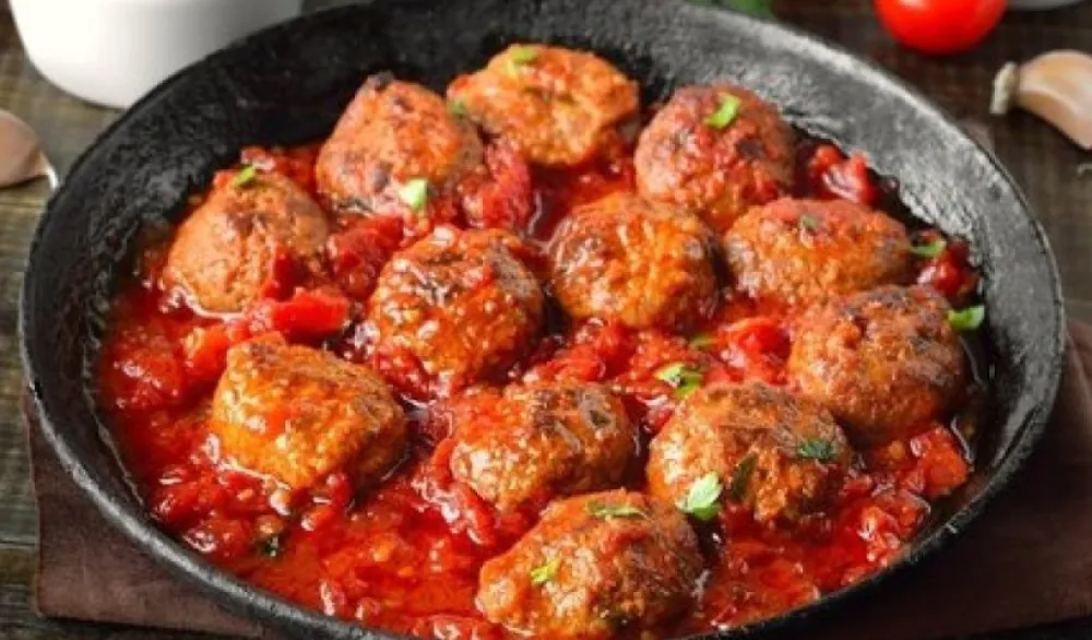 Ćufte u umaku od paradajza