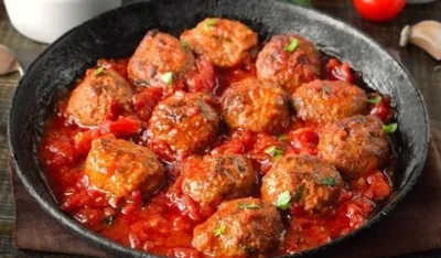 Ćufte u umaku od paradajza