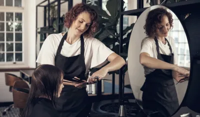 Viralni trik za "lažnu" fen-frizuru koju svaka žena obožava&nbsp;