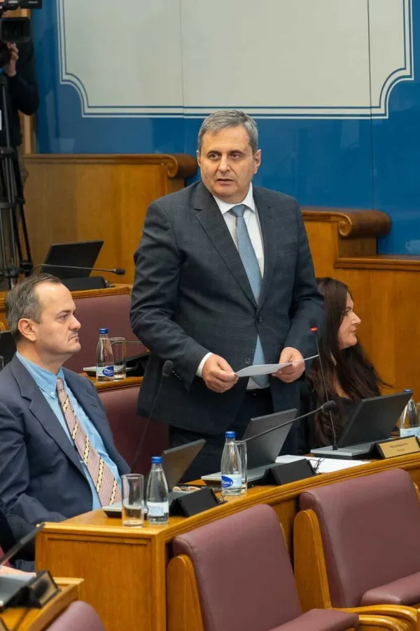 Radunović najavio da će biti objavljen satelitski snimak: Na divlje izgrađeno oko 120.000 objekata na teritoriji Crne Gore