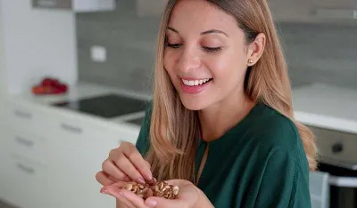 &Scaron;est razloga za&scaron;to biste trebali konzumirati orahe svako jutro