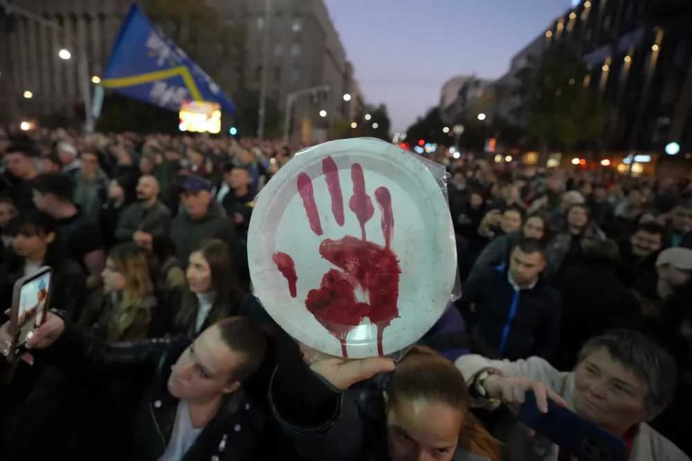(FOTO) Protesti u Beogradu: Dva skupa počela u isto vrijeme