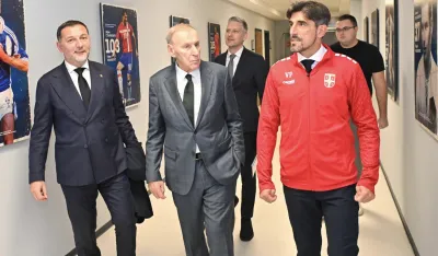 Paunović u dru&scaron;tvu Dragana Džajića i Branka Radujka