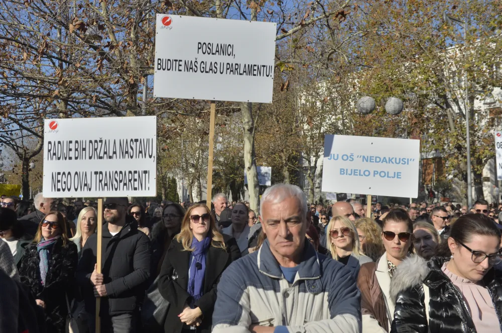 Vlada vraća ono &scaron;to je Vuković zakinuo prosvjetare