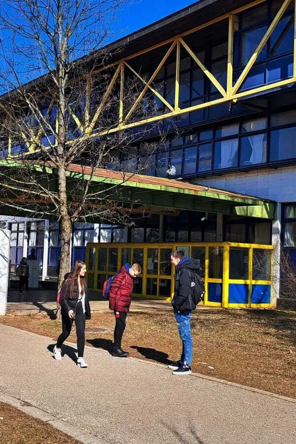 U sve četiri srednje &scaron;kole u Nik&scaron;iću anonimne dojave o bombama