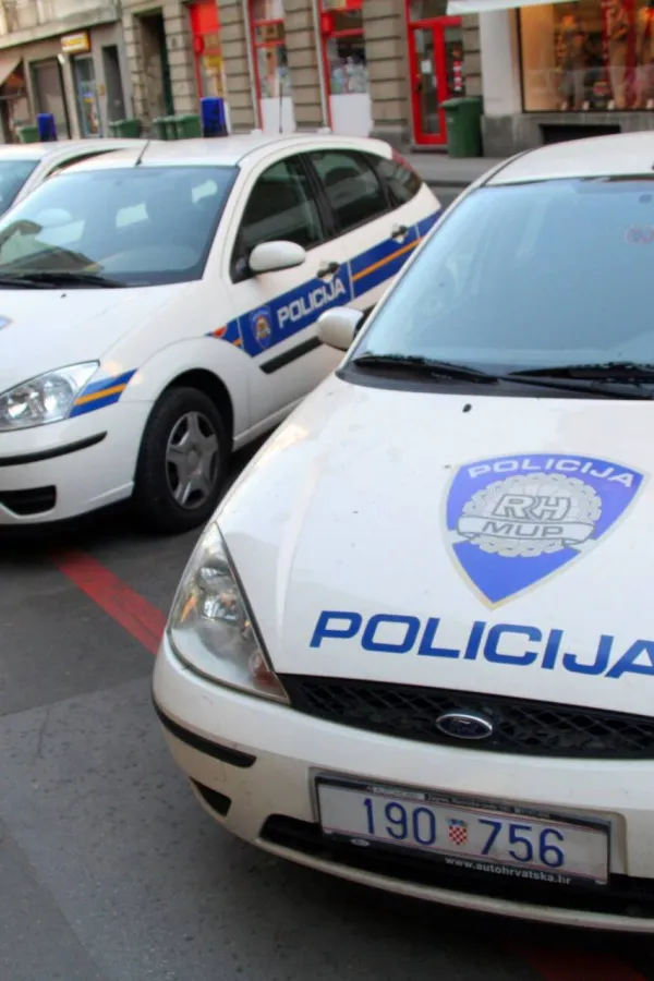 Jo&scaron; jedan ispad u Hrvatskoj: Maskirani mu&scaron;karci upali na Dane srpske kulture u Zagrebu