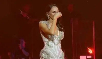 Emina Jahović na koncertu u Beogradu nije mogla zaustaviti suze, u prvom redu je pratili sinovi i majka