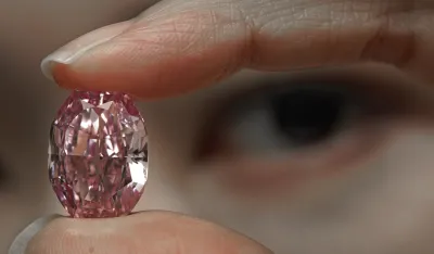 DIjamant na aukciji, ilustracija