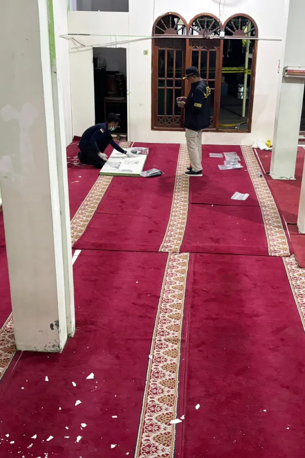 U eksploziji u &scaron;kolskoj džamiji u Indoneziji povrijeđeno 100 ljudi, osumnjičen učenik