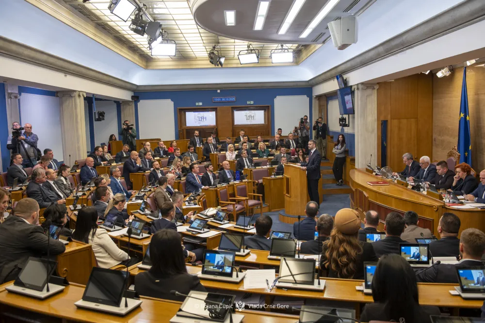 Račune krije 55 poslanika, 19 članova Vlade i predsjednik države