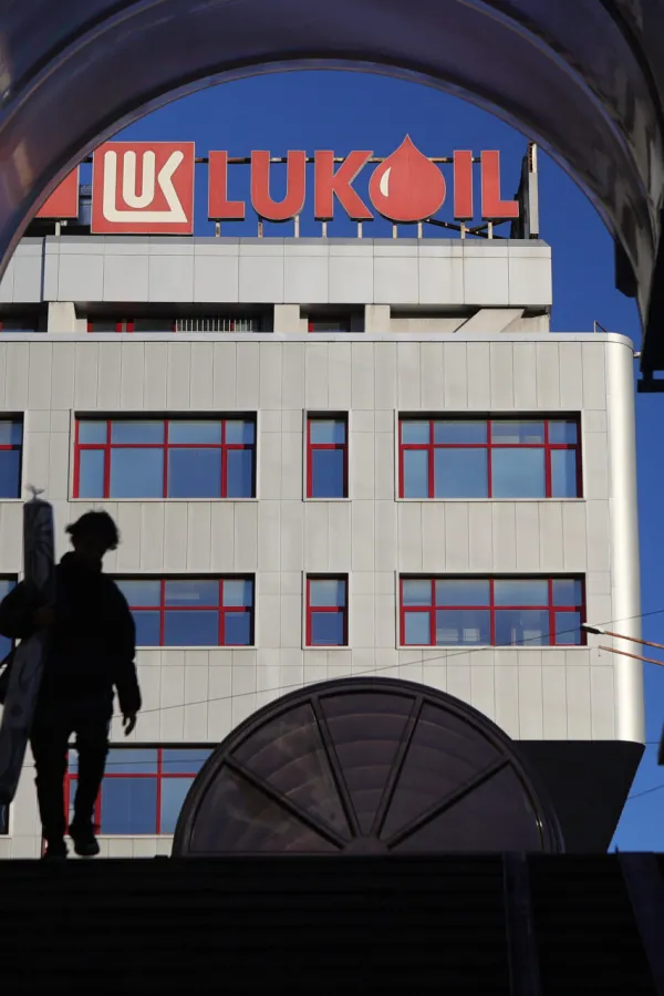 Američka blokada kao politička poruka: Za&scaron;to Gunvor nije kupio imovinu Lukoila