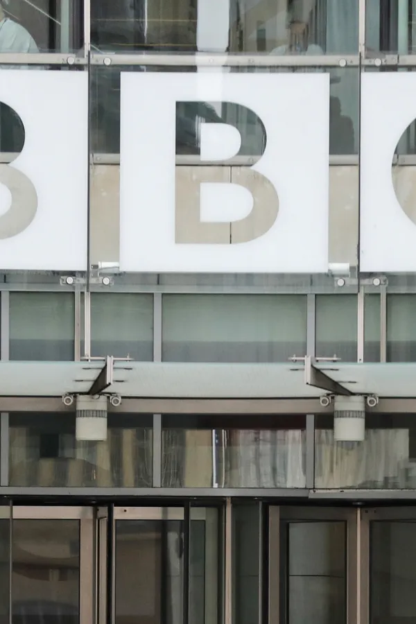 Generalni direktor BBC-a podnosi&nbsp;ostavku zbog montaže dokumentarca o Trampu