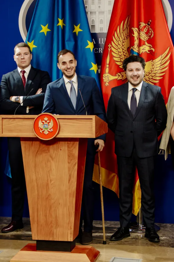 URA podržava smanjenje sredstava za političke partije, očekujemo da PES podrži povećanje dječjih dodataka