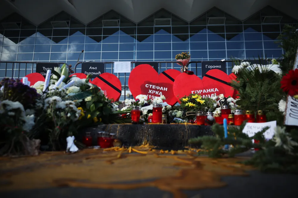 Grad Novi Sad raspisao konkurs za idejno rje&scaron;enje spomenika stradalima u padu nadstre&scaron;nice