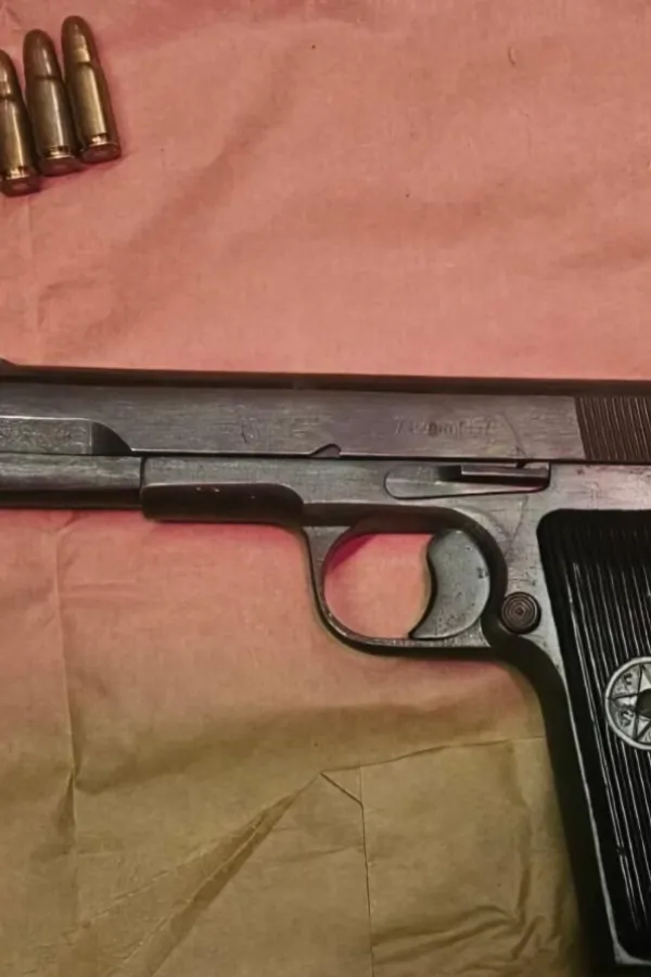 Podgorica: Uhap&scaron;eno OIL kod kojeg je pronađen pi&scaron;tolj sa municijom dok je sjedio u lokalu